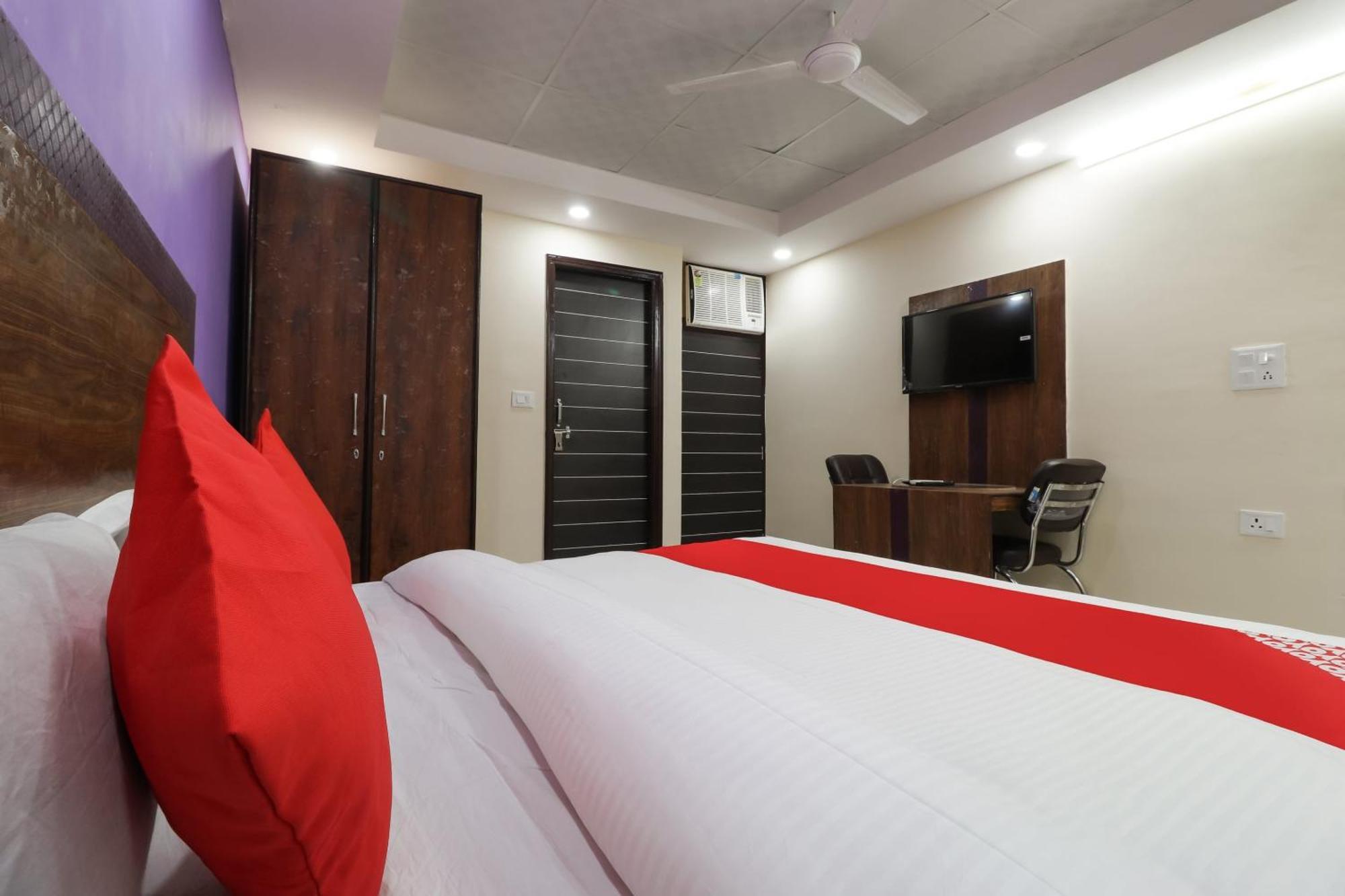 Hotel O Maharaja Gold New Delhi Buitenkant foto